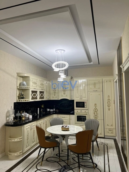Aylıq Kirayə 3 otaqlı Yeni Tikili bina evi  110m², Bakı