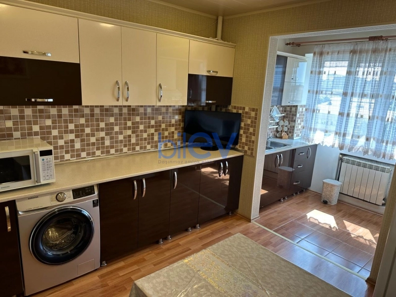 Satış 3 otaqlı Köhnə Tikili bina evi  72m², Bakı