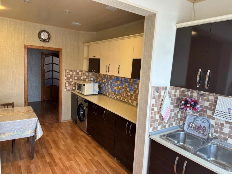 Satış 3 otaqlı Köhnə Tikili bina evi  72m², Bakı