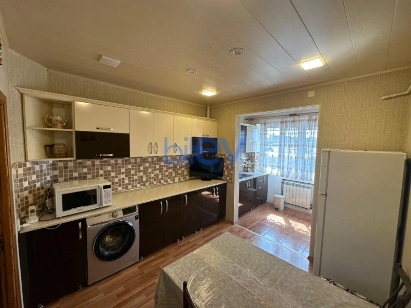Satış 3 otaqlı Köhnə Tikili bina evi  72m², Bakı