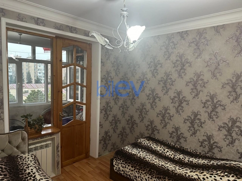 Satış 3 otaqlı Köhnə Tikili bina evi  72m², Bakı
