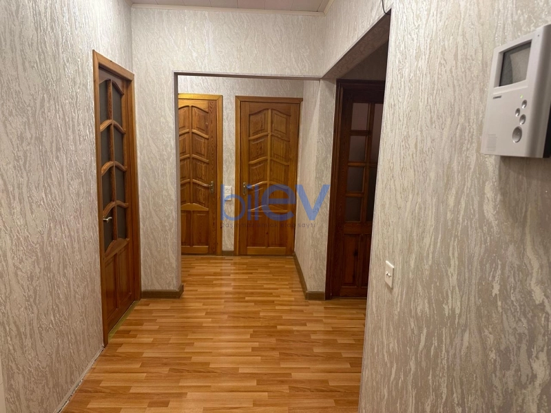 Satış 3 otaqlı Köhnə Tikili bina evi  72m², Bakı