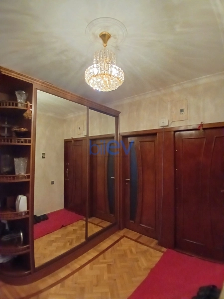 Satış 4 otaqlı Köhnə Tikili bina evi  100m², Bakı