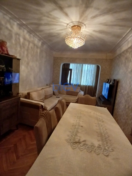 Satış 4 otaqlı Köhnə Tikili bina evi  100m², Bakı
