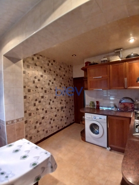 Satış 4 otaqlı Köhnə Tikili bina evi  100m², Bakı