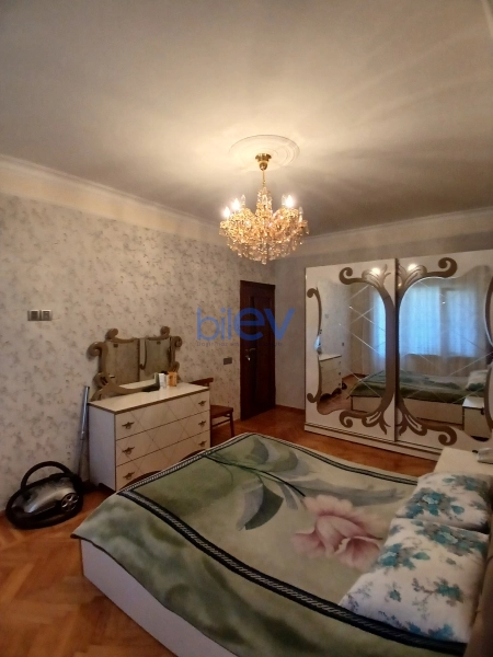 Satış 4 otaqlı Köhnə Tikili bina evi  100m², Bakı
