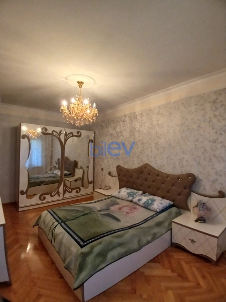 Satış 4 otaqlı Köhnə Tikili bina evi  100m², Bakı