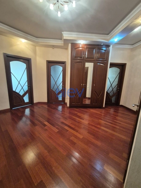 Satış 3 otaqlı Yeni Tikili bina evi  130m², Bakı