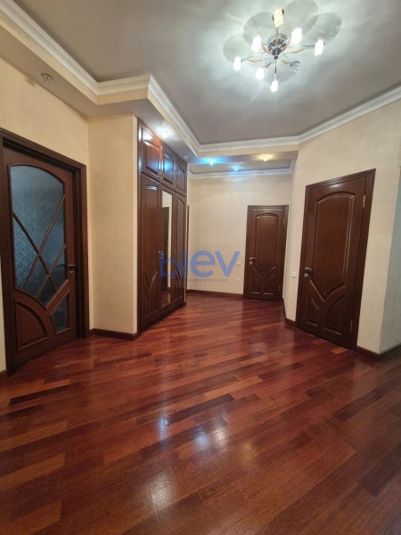Satış 3 otaqlı Yeni Tikili bina evi  130m², Bakı
