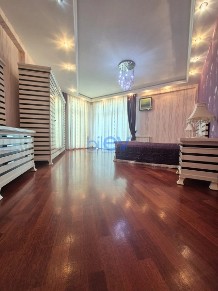 Satış 3 otaqlı Yeni Tikili bina evi  130m², Bakı
