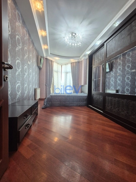 Satış 3 otaqlı Yeni Tikili bina evi  130m², Bakı
