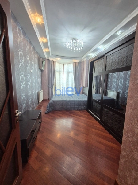 Satış 3 otaqlı Yeni Tikili bina evi  130m², Bakı