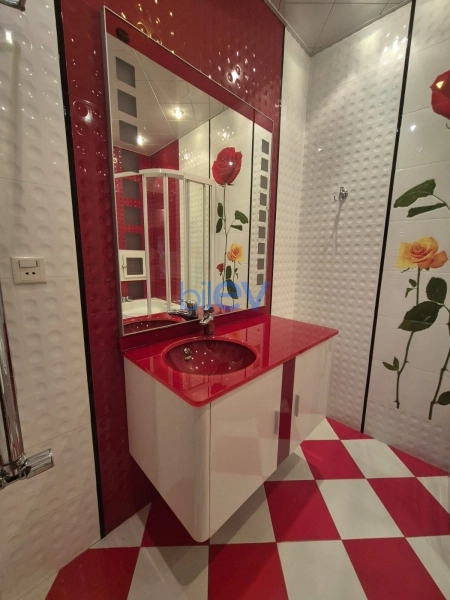 Satış 3 otaqlı Yeni Tikili bina evi  130m², Bakı
