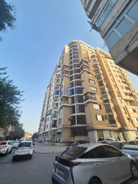 Satış 3 otaqlı Yeni Tikili bina evi  130m², Bakı