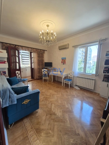 Satış 2 otaqlı Köhnə Tikili bina evi  50m², Bakı
