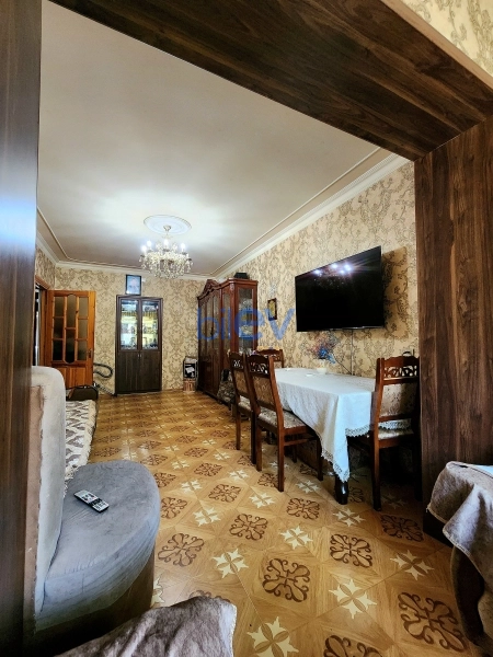 Satış 3 otaqlı Köhnə Tikili bina evi  80m², Bakı