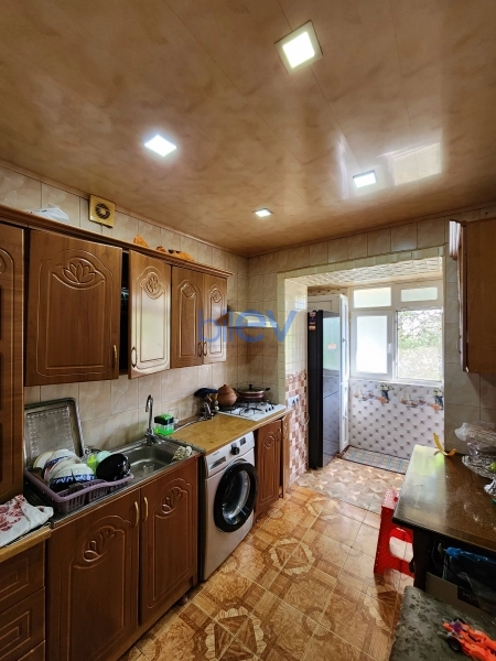 Satış 3 otaqlı Köhnə Tikili bina evi  80m², Bakı