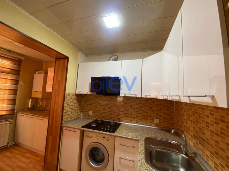 Aylıq Kirayə 3 otaqlı Köhnə Tikili bina evi  80m², Bakı