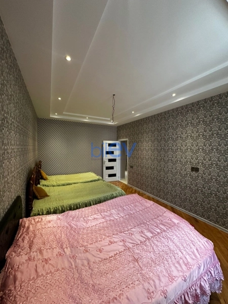 Aylıq Kirayə 3 otaqlı Köhnə Tikili bina evi  80m², Bakı