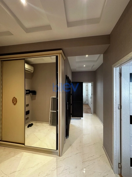 Aylıq Kirayə 3 otaqlı Köhnə Tikili bina evi  80m², Bakı
