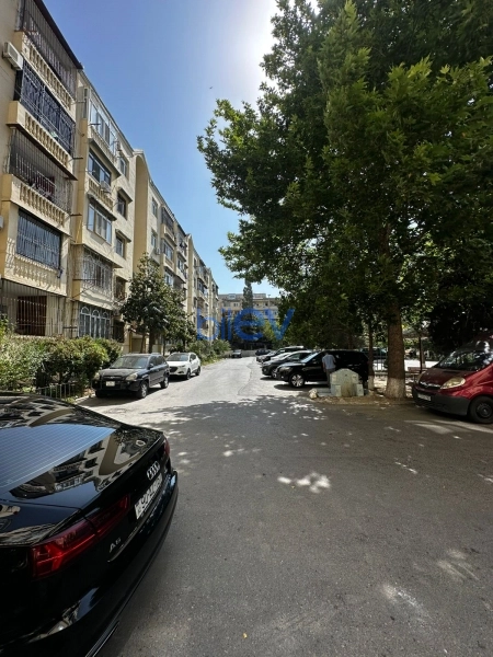 Aylıq Kirayə 3 otaqlı Köhnə Tikili bina evi  80m², Bakı