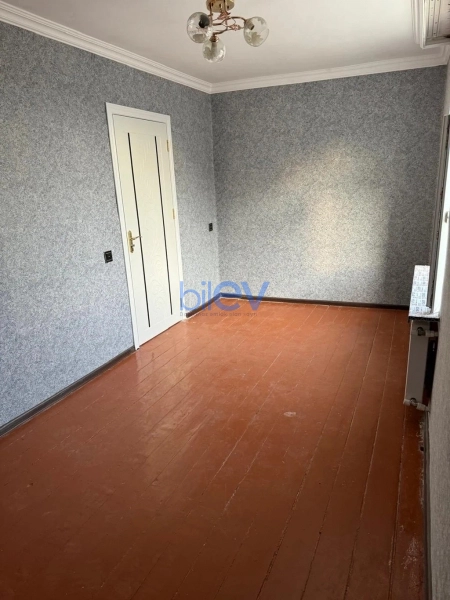 Satış 2 otaqlı Köhnə Tikili bina evi  50m², Bakı