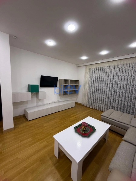 Aylıq Kirayə 2 otaqlı Yeni Tikili bina evi  90m², Bakı