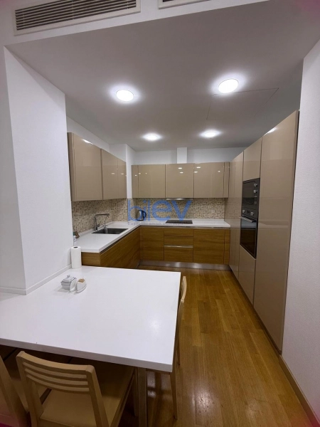 Aylıq Kirayə 2 otaqlı Yeni Tikili bina evi  90m², Bakı