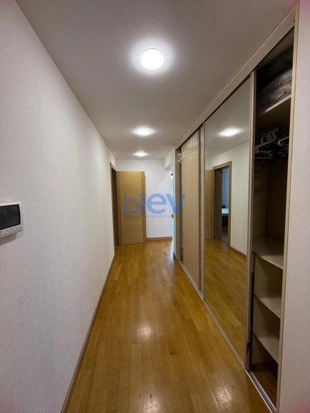 Aylıq Kirayə 2 otaqlı Yeni Tikili bina evi  90m², Bakı