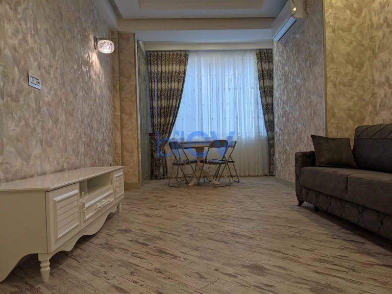 Aylıq Kirayə 3 otaqlı Yeni Tikili bina evi  90m², Bakı