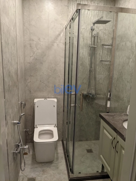 Aylıq Kirayə 3 otaqlı Yeni Tikili bina evi  90m², Bakı