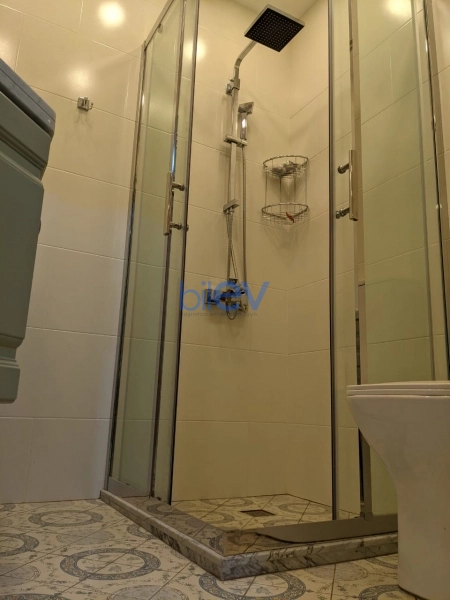 Aylıq Kirayə 3 otaqlı Yeni Tikili bina evi  90m², Bakı