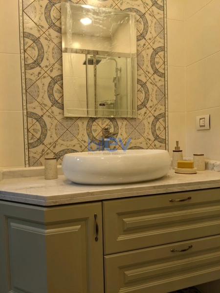 Aylıq Kirayə 3 otaqlı Yeni Tikili bina evi  90m², Bakı