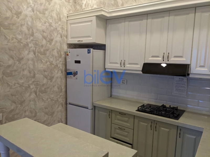 Aylıq Kirayə 3 otaqlı Yeni Tikili bina evi  90m², Bakı