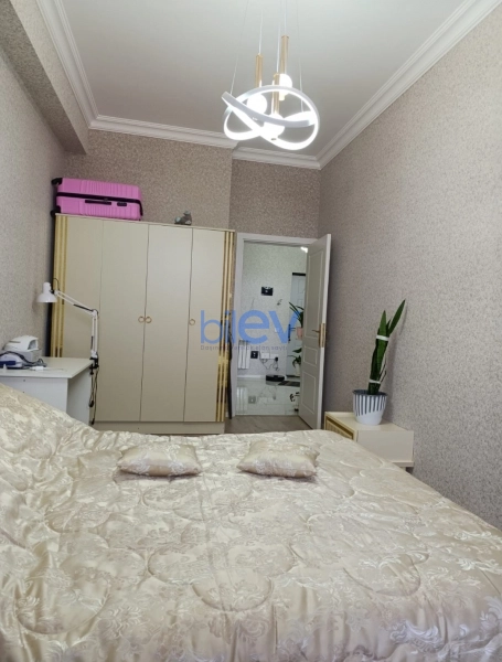 Satış 2 otaqlı Yeni Tikili bina evi  70m², Bakı