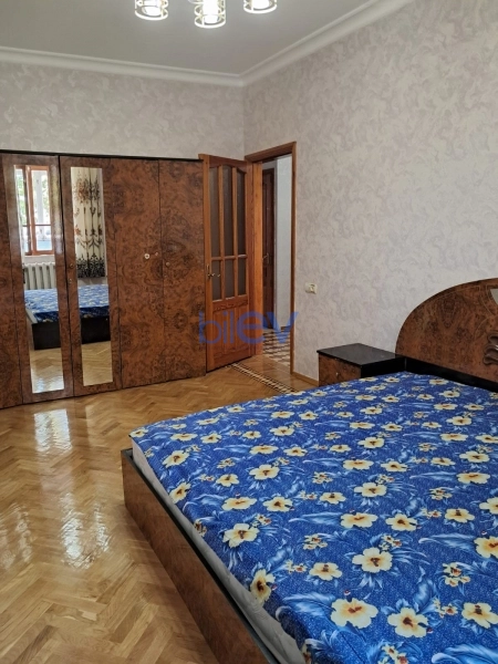 Aylıq Kirayə 3 otaqlı Yeni Tikili bina evi  70m², Bakı