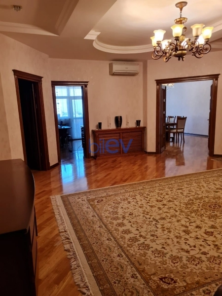 Satış 4 otaqlı Yeni Tikili bina evi  150m², Bakı