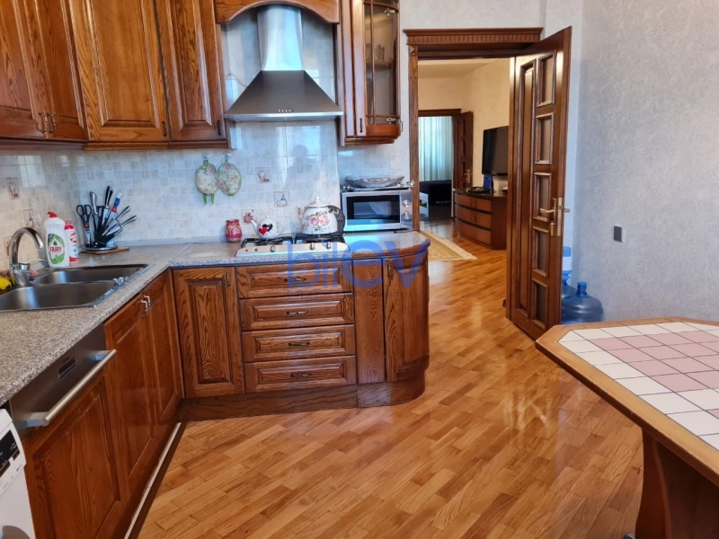 Satış 4 otaqlı Yeni Tikili bina evi  150m², Bakı
