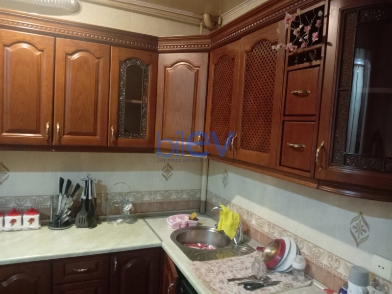 Aylıq Kirayə 3 otaqlı Köhnə Tikili bina evi  65m², Bakı