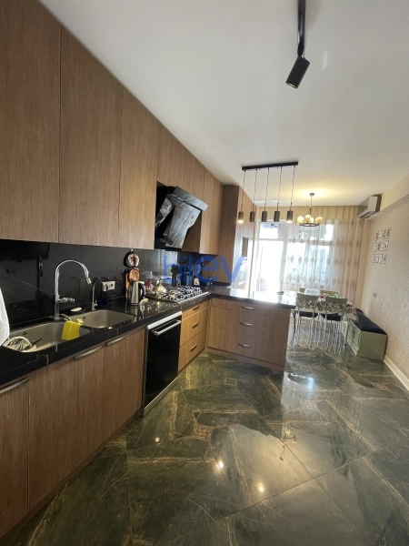 Satış 4 otaqlı Yeni Tikili bina evi  130m², Bakı