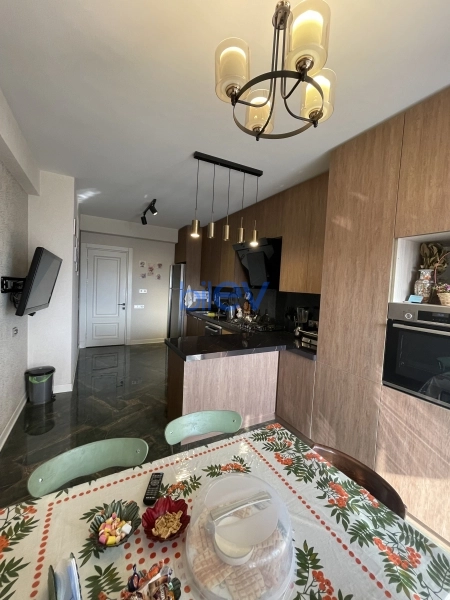 Satış 4 otaqlı Yeni Tikili bina evi  130m², Bakı