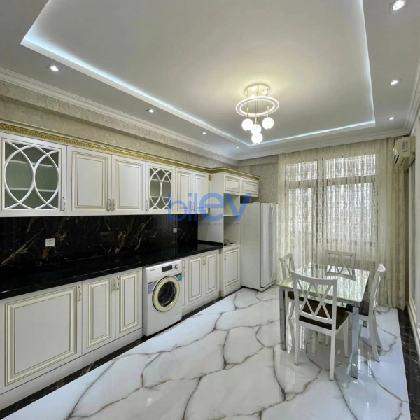 Aylıq Kirayə 2 otaqlı Yeni Tikili bina evi  90m², Bakı