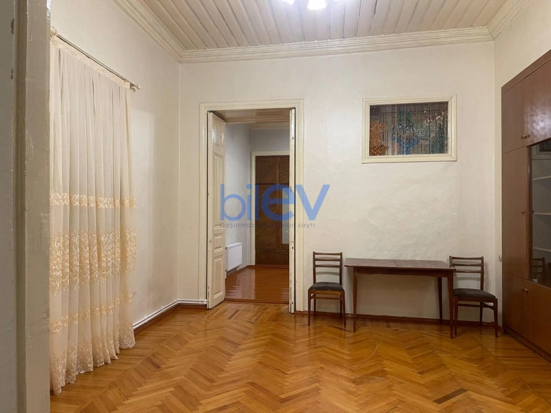 Aylıq Kirayə 3 otaqlı Köhnə Tikili bina evi  100m², Bakı
