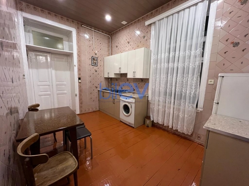 Aylıq Kirayə 3 otaqlı Köhnə Tikili bina evi  100m², Bakı