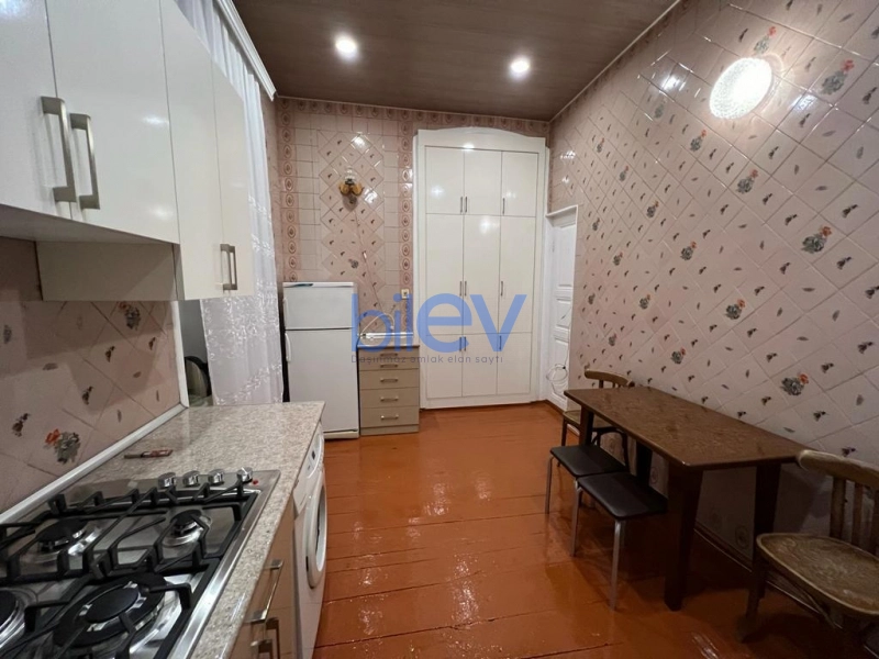 Aylıq Kirayə 3 otaqlı Köhnə Tikili bina evi  100m², Bakı