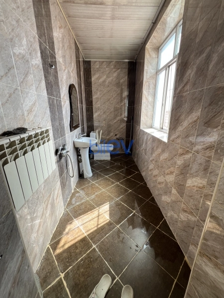 Aylıq Kirayə 3 otaqlı Həyət evi  90m², Bakı