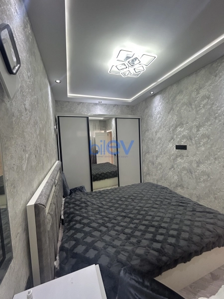 Satış 2 otaqlı Köhnə Tikili bina evi  45m², Bakı