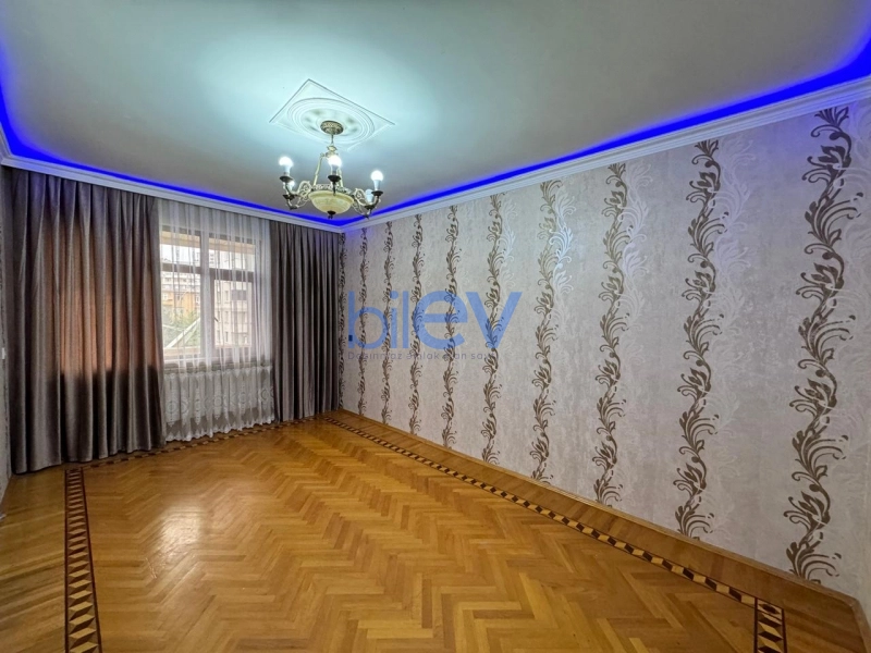Satış 2 otaqlı Köhnə Tikili bina evi  80m², Bakı