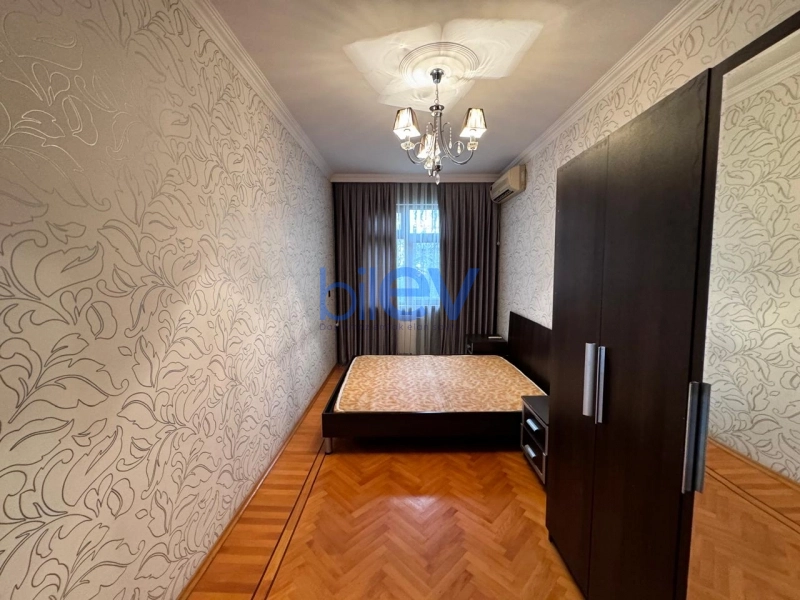 Satış 2 otaqlı Köhnə Tikili bina evi  80m², Bakı
