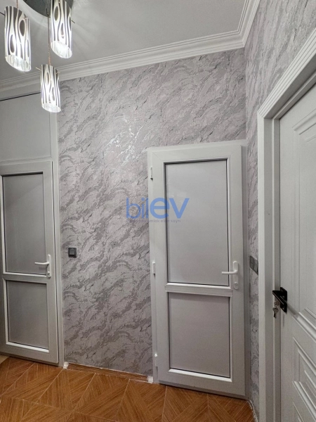 Satış 2 otaqlı Köhnə Tikili bina evi  80m², Bakı